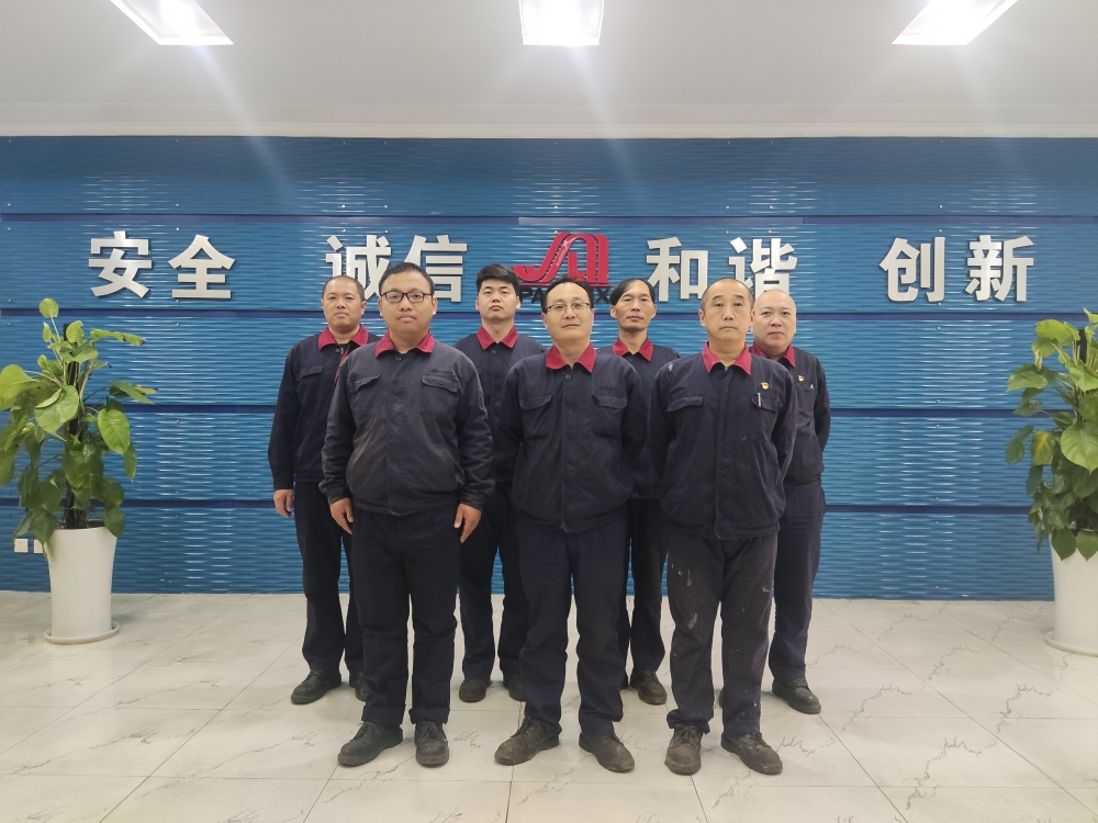 03示范班組 生產設備部電儀班組:匠心維護 保障生產_副本